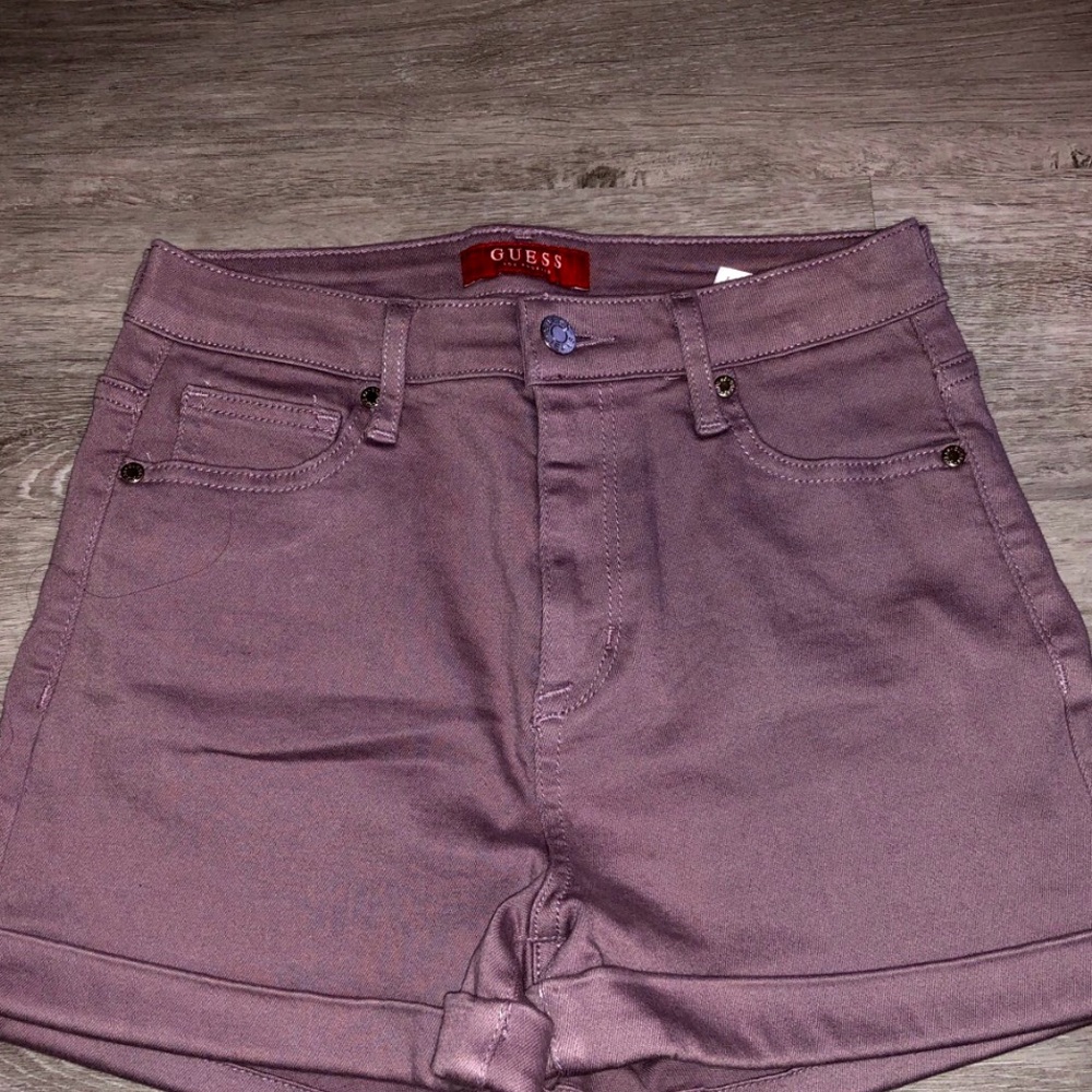 Guess Mid waisted shorts